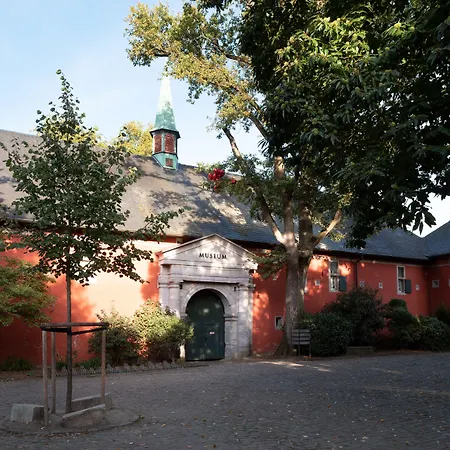 H4 Im Borussia-park 4*