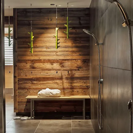 H4 Im Borussia-park 4*