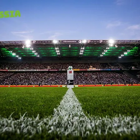 H4 Im Borussia-park Отель 4*