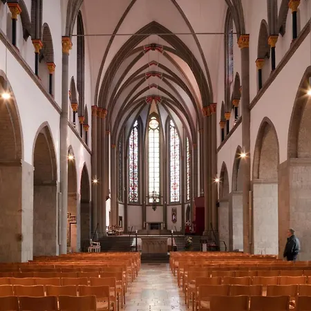 מלון H4 Im Borussia-park 4*