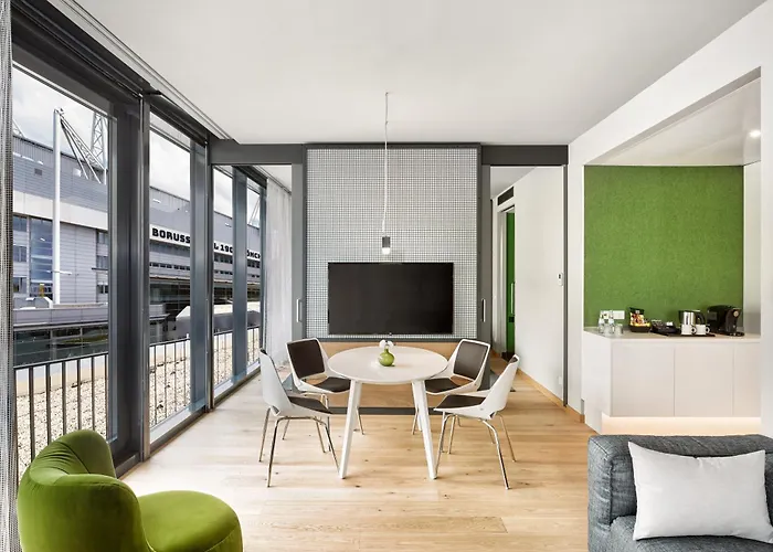 H4 Im Borussia-park 4*