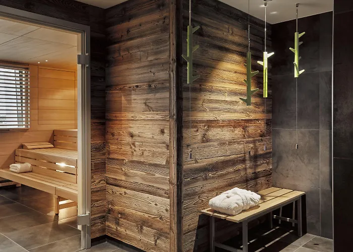 Hotel H4 Im Borussia-park 4*